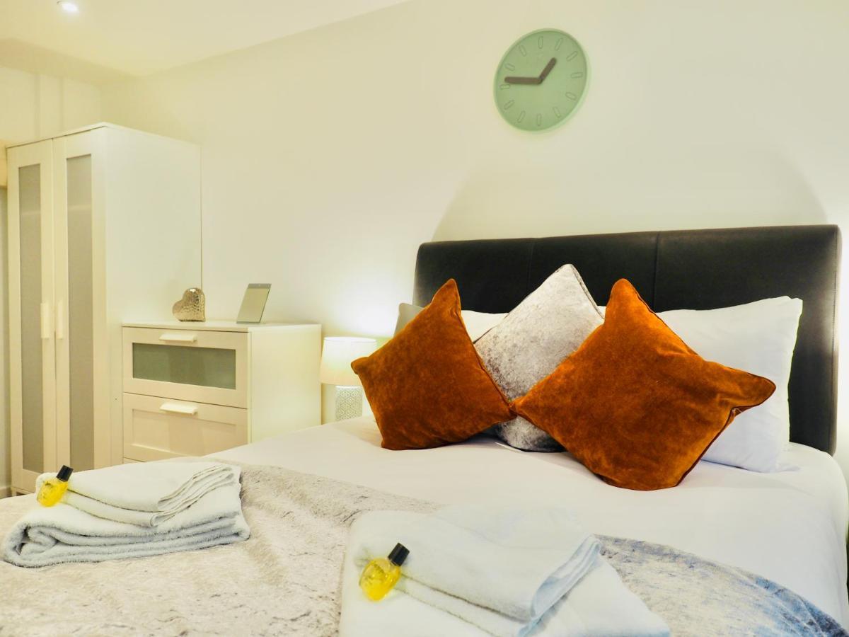 Private Parking Stylish Great Location Lägenhet Guildford Exteriör bild